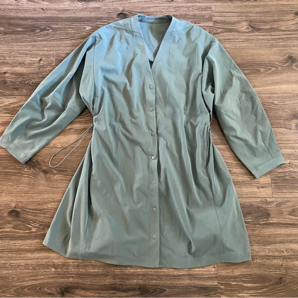 LULULEMON Ventlight Green Button Front Dress